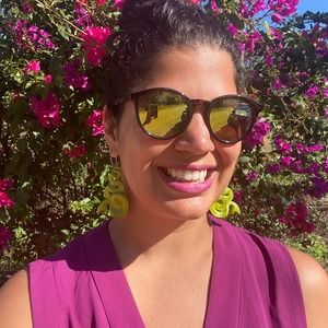 Meet your Posher, Raquel